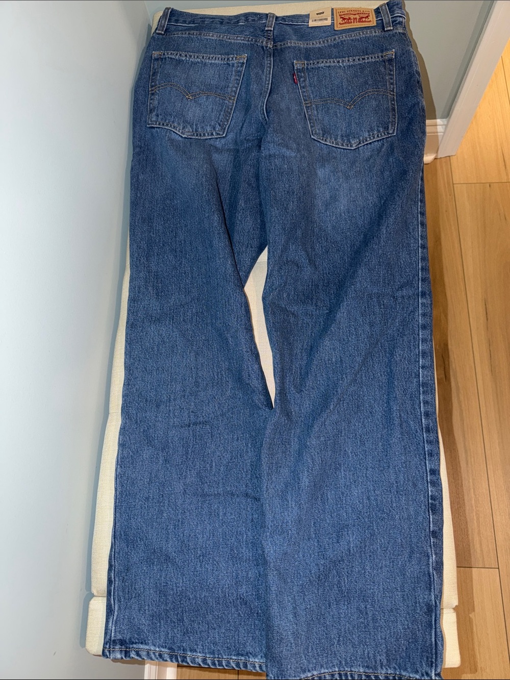 Levi's Women’s Blue Straight-Leg Jeans 31x31 - Picture 3 of 3